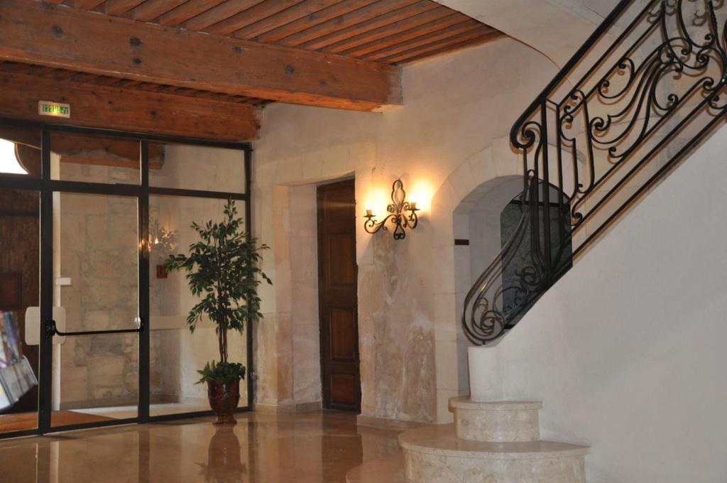 Les Echevins Hotell Tarascon Eksteriør bilde