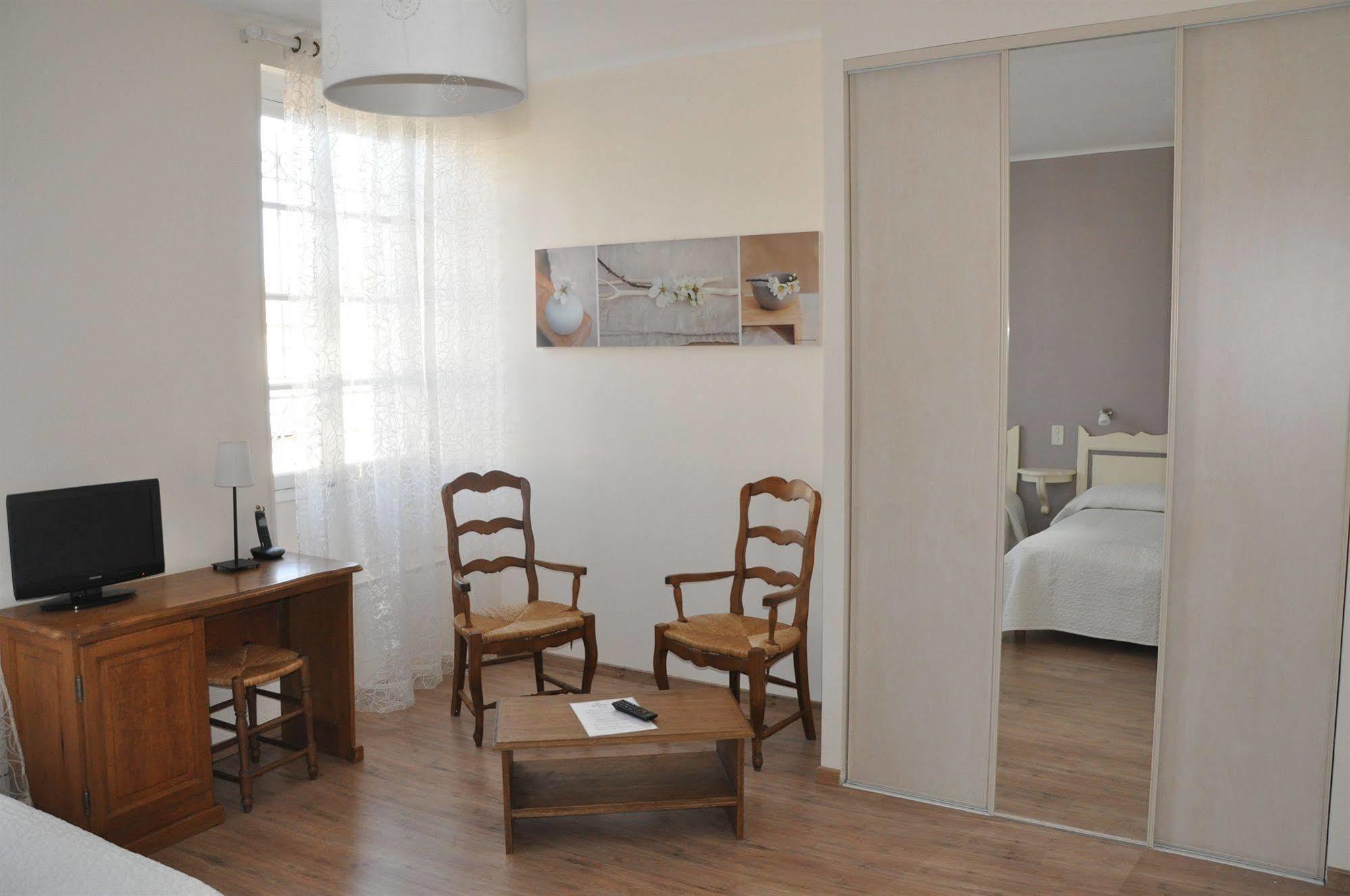 Les Echevins Hotell Tarascon Eksteriør bilde