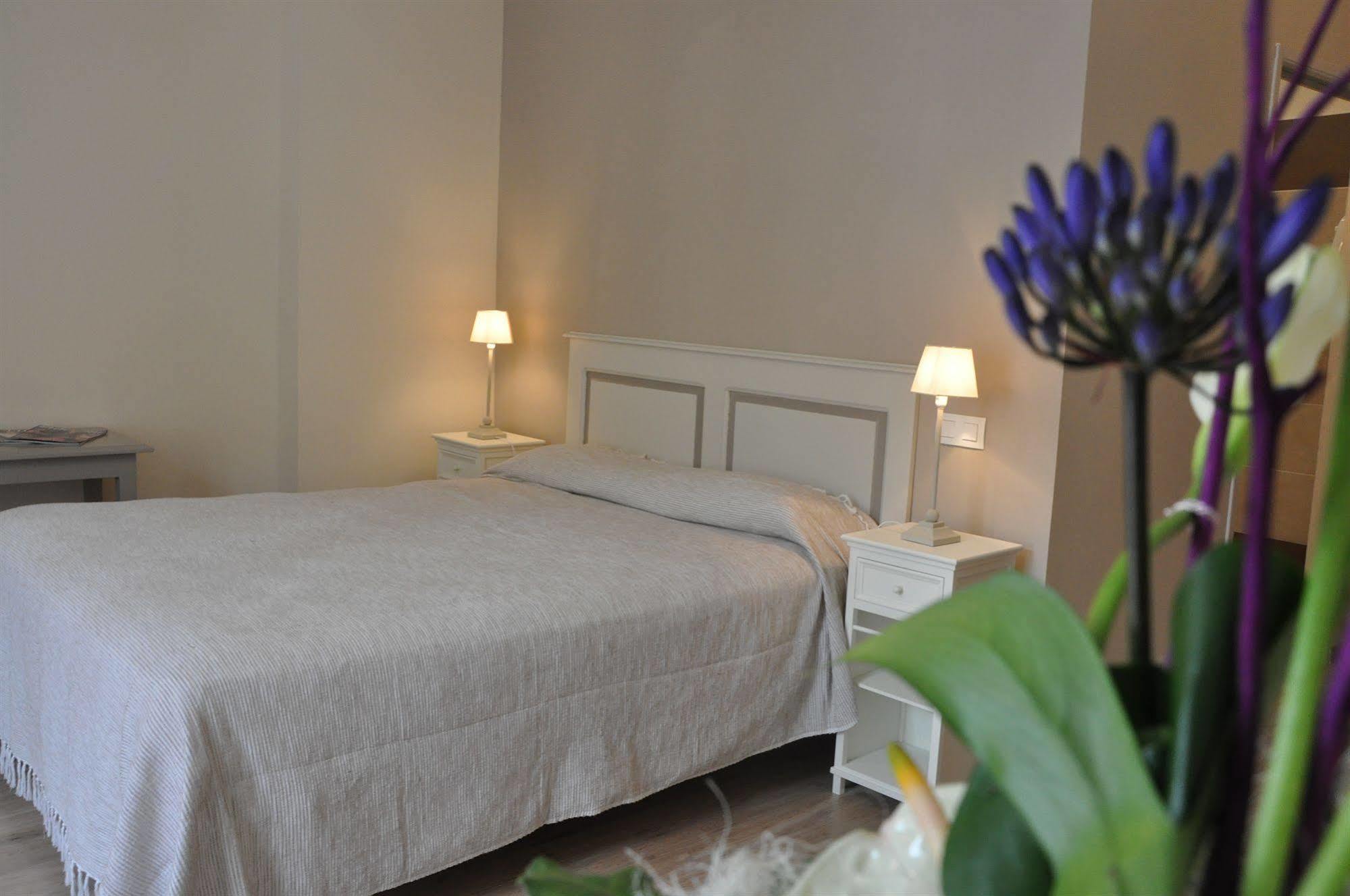 Les Echevins Hotell Tarascon Eksteriør bilde