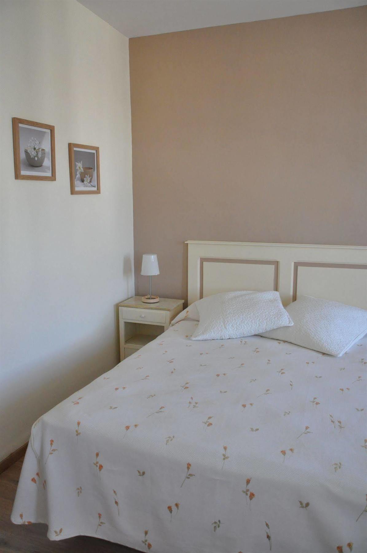 Les Echevins Hotell Tarascon Eksteriør bilde